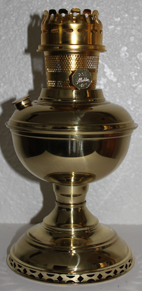 Aladdin model 23 Deluxe table lamp