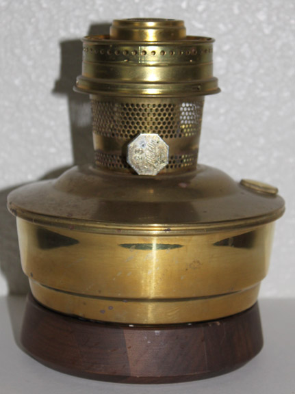 Model 23 regency shelf lamp