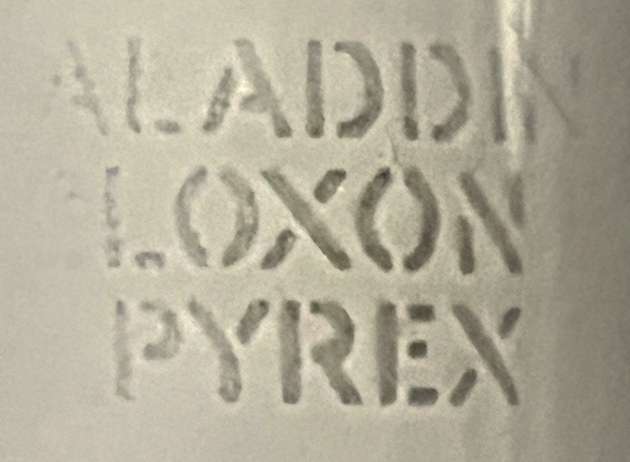 Aladdin chimney Pyrex