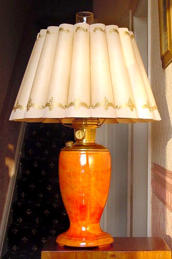 Crown Devon Aladdin vase lamp