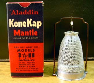 1940s Aladdin KoneKap mantle and box