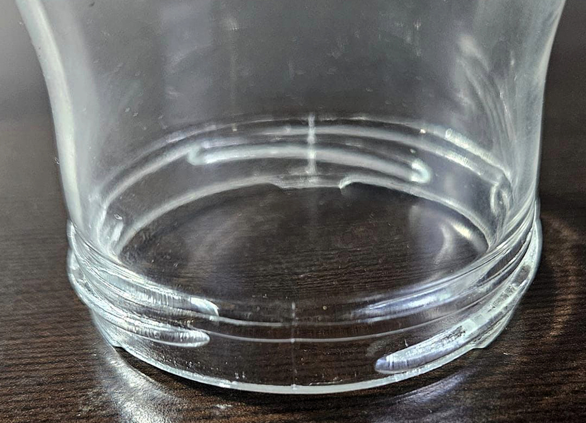 Aladdin chimney with jar base